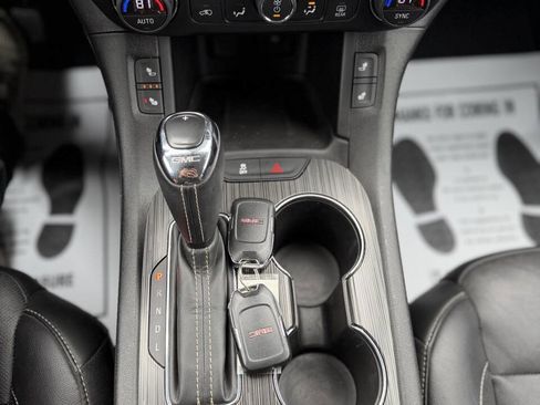 Used 2018 GMC Acadia SLT image 8