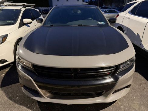 Used 2019 Dodge Charger SXT w/ Blacktop Package image 17