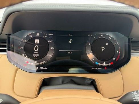 New 2026 Land Rover Range Rover Long Wheelbase SE AWD/4WD image 14