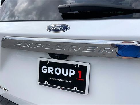 Used 2020 Ford Explorer Limited w/ Class III Trailer Tow Package RWD image 30