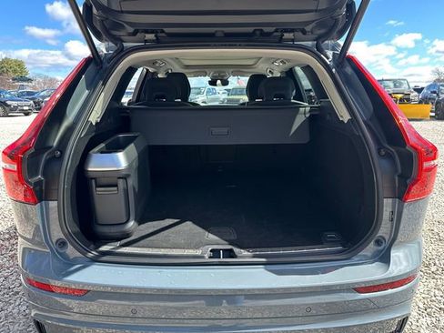 Used 2024 Volvo XC60 B5 Plus image 13