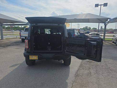 Used 2024 Ford Bronco Badlands image 5
