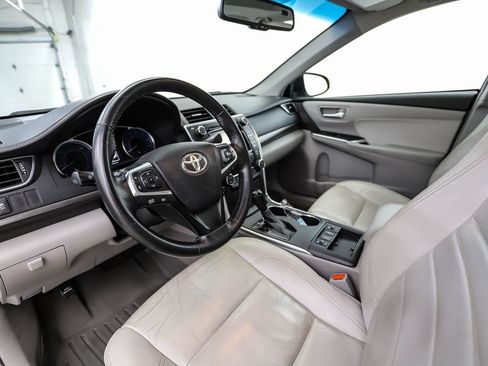 Used 2015 Toyota Camry XLE w/ Moonroof Package FWD image 10