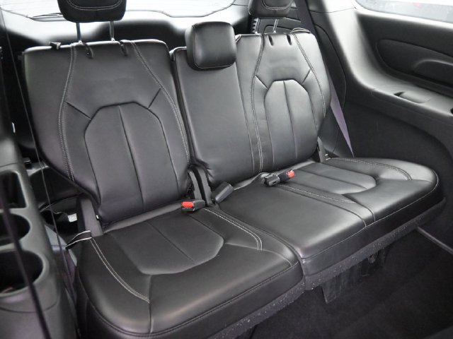 Used 2024 Chrysler Pacifica Limited FWD image 14