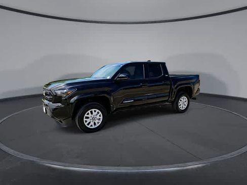 Certified 2025 Toyota Tacoma SR5 AWD/4WD image 4