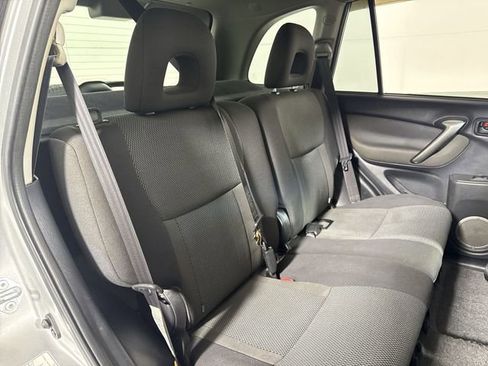 Used 2005 Toyota RAV4 4WD image 13
