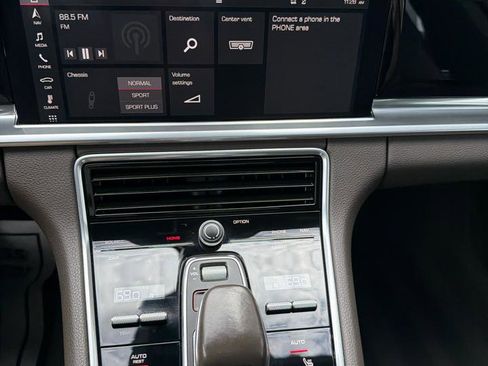 Used 2018 Porsche Panamera 4 AWD/4WD image 18