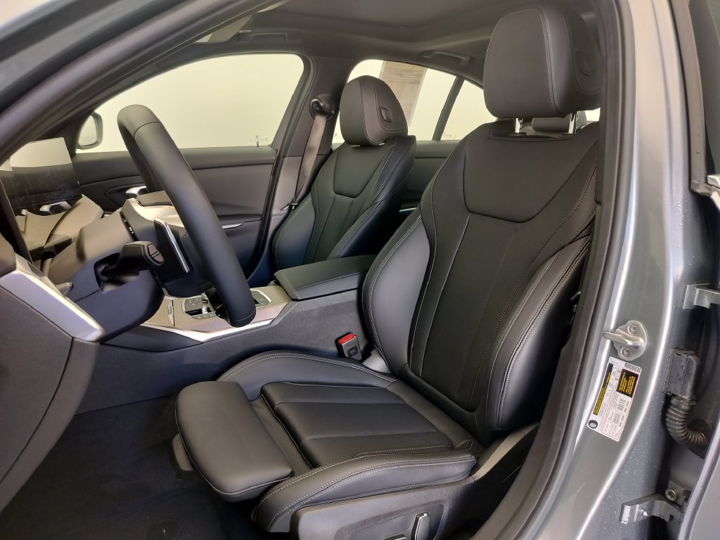 Certified 2026 BMW 330i Sedan RWD image 9