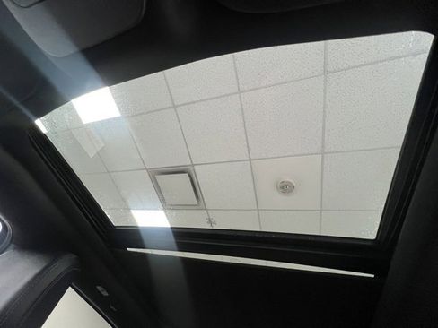 Used 2022 Ford F150 Lariat w/ Equipment Group 502A High image 39