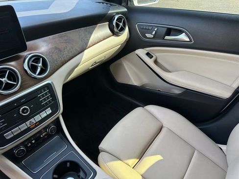 Used 2018 Mercedes-Benz GLA 250 image 28