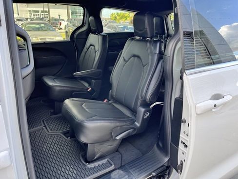 New 2026 Chrysler Voyager LX image 17