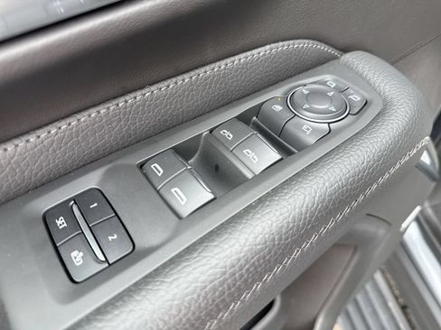 Used 2022 GMC Yukon Denali AWD/4WD image 13