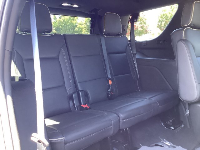 Used 2023 GMC Yukon SLT AWD/4WD image 36