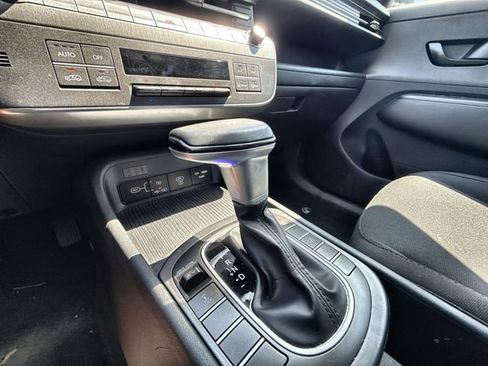 Used 2025 Hyundai Kona SEL AWD/4WD image 19