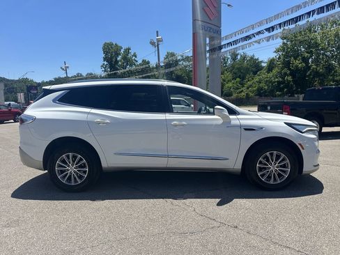 Used 2024 Buick Enclave Premium FWD image 3