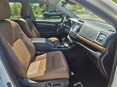 Used 2019 Toyota Highlander Limited Platinum AWD/4WD image 49