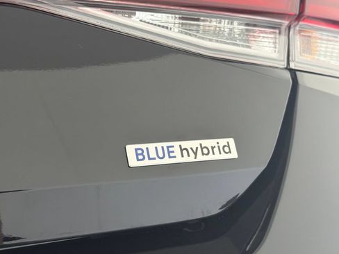 Used 2025 Hyundai Elantra Hybrid FWD image 12