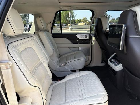 Used 2021 Lincoln Navigator L Black Label w/ Cargo Convenience Package image 32