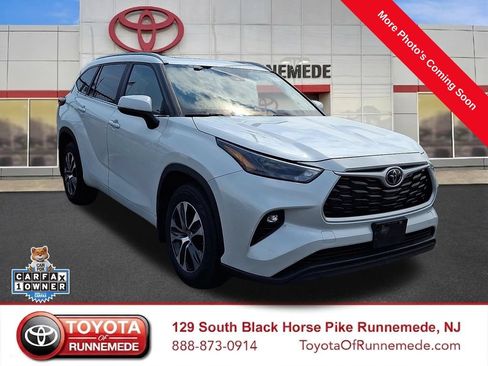 Used 2023 Toyota Highlander XLE AWD/4WD image 1