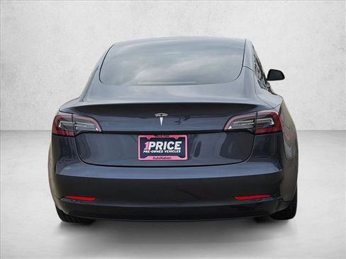 Used 2022 Tesla Model 3 image 6