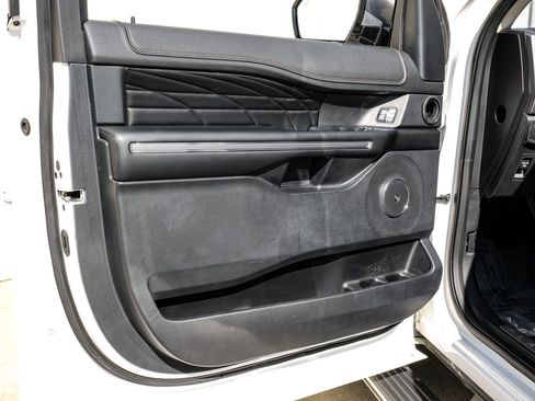 Used 2018 Ford Expedition Platinum image 43