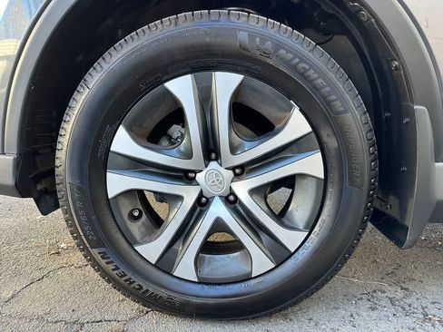 Used 2016 Toyota RAV4 LE image 7
