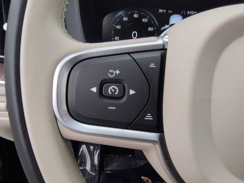 Used 2021 Volvo XC60 T5 Momentum w/ Advanced Package image 26