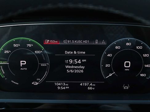 Used 2023 Audi e-tron Premium Plus w/ Premium Plus Package AWD/4WD image 33