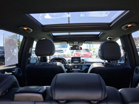 Used 2018 Mercedes-Benz GLE 350 w/ Premium 1 Package image 12