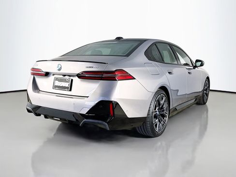 Used 2024 BMW i5 eDrive40i w/ Executive Package image 7