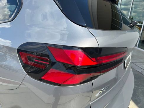 Used 2024 BMW X5 xDrive40i w/ M Sport Package AWD/4WD image 15