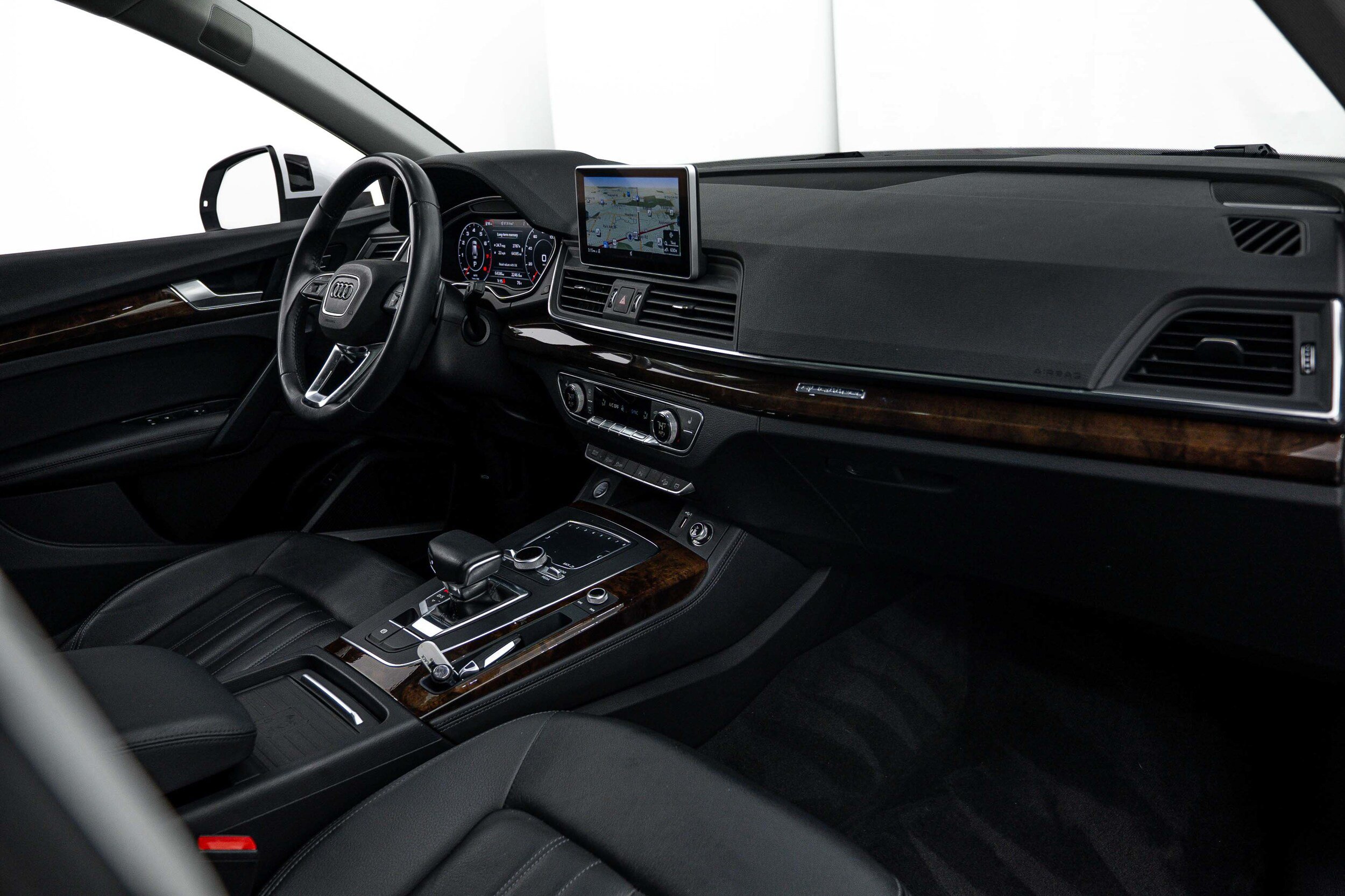 Used 2019 Audi Q5 2.0T Premium Plus w/ Premium Plus Package AWD/4WD image 8