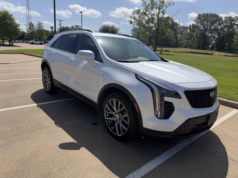 Used 2019 Cadillac XT4 Sport FWD image 3