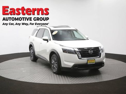 Used 2023 Nissan Pathfinder SV w/ SV Premium Package AWD/4WD image 53