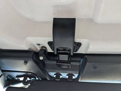 Used 2020 Jeep Gladiator Rubicon AWD/4WD image 32