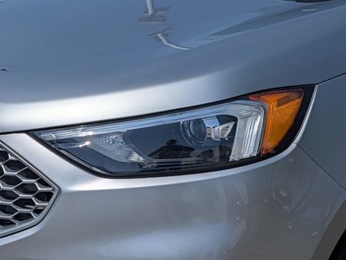 Used 2024 Ford Edge SEL AWD/4WD image 16