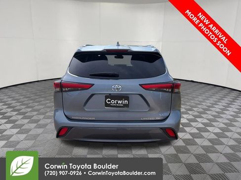 Used 2021 Toyota Highlander Limited AWD/4WD image 6
