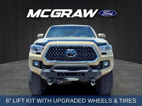 Used 2019 Toyota Tacoma TRD Off-Road AWD/4WD image 3