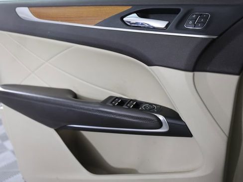 Used 2019 Lincoln MKC Select w/ Select Plus Package image 21