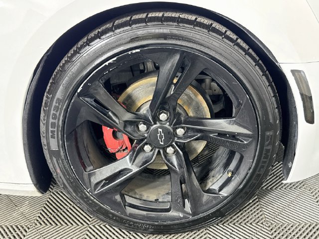 Used 2020 Chevrolet Camaro LT RWD image 25