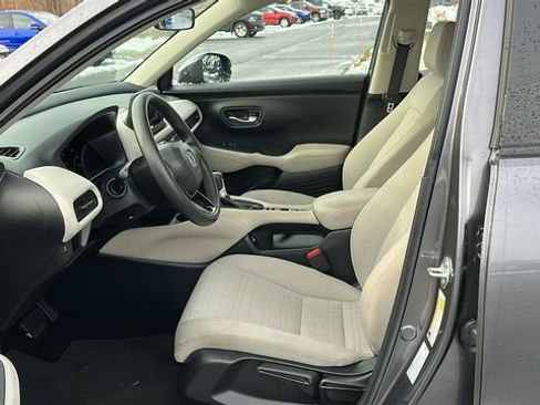 Used 2023 Honda HR-V LX image 9