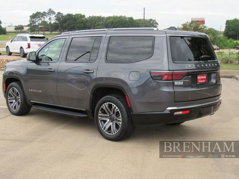 Used 2024 Jeep Wagoneer Series II AWD/4WD image 3