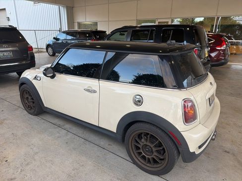 Used 2010 MINI Cooper S image 2