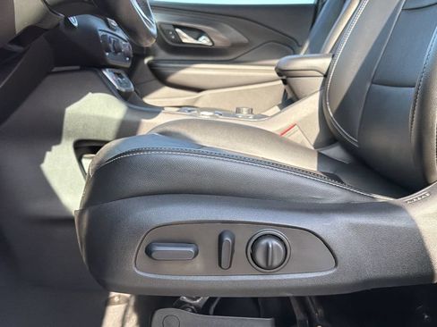 Used 2024 GMC Terrain SLT AWD/4WD image 22