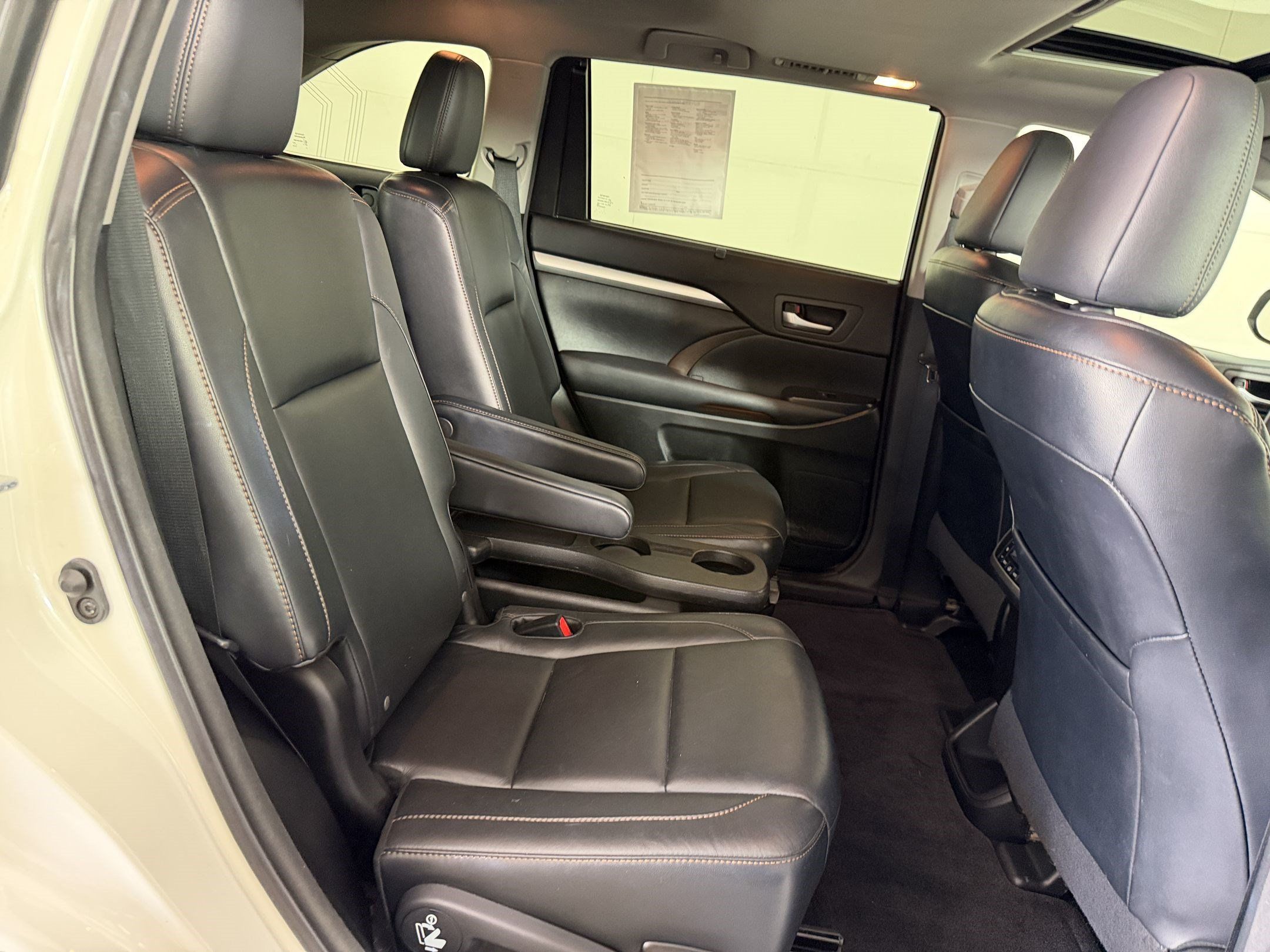 Used 2016 Toyota Highlander XLE AWD/4WD image 31