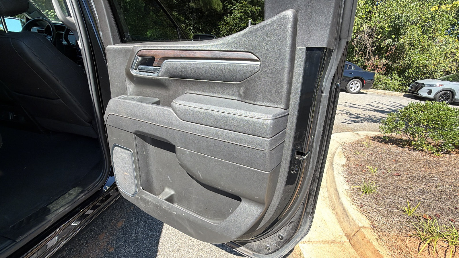 Used 2025 GMC Sierra 1500 SLT AWD/4WD image 20
