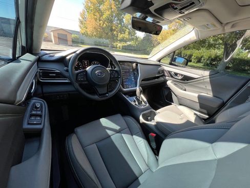 Used 2025 Subaru Outback Onyx Edition image 9