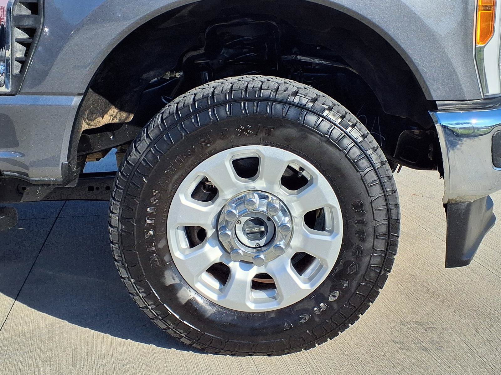 Used 2023 Ford F350 XLT w/ FX4 Off-Road Package AWD/4WD image 11
