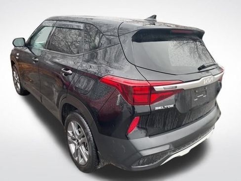 Certified 2022 Kia Seltos LX image 6
