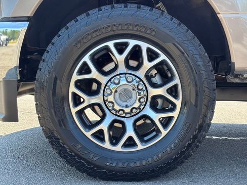 Used 2020 Ford F250 Lariat w/ Lariat Value Package image 15